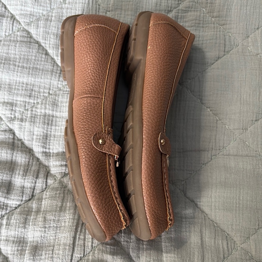 Anne Klein iFlex Brown Leather Loafers with Gold Accent - Picture 3 of 4